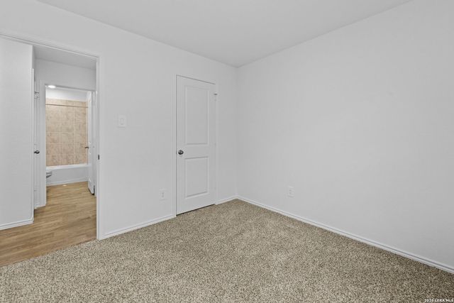 16068 Mahogany Way, Elmendorf, TX 78112