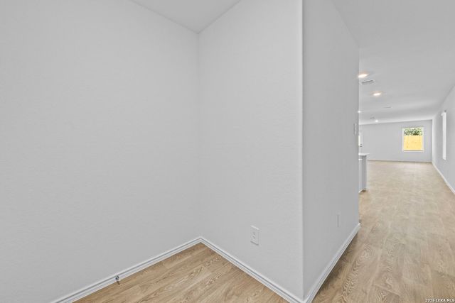 16068 Mahogany Way, Elmendorf, TX 78112