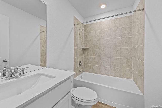 16068 Mahogany Way, Elmendorf, TX 78112