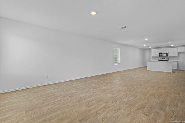 16068 Mahogany Way, Elmendorf, TX 78112