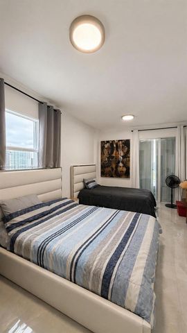 3731 N Country Club Dr PH-24, Aventura, FL 33180