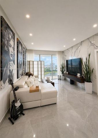 3731 N Country Club Dr PH-24, Aventura, FL 33180