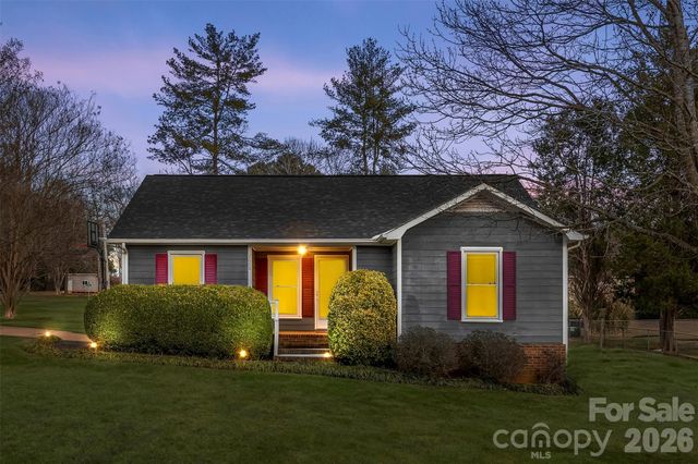 2600 Castlewood Drive, Gastonia, NC 28056