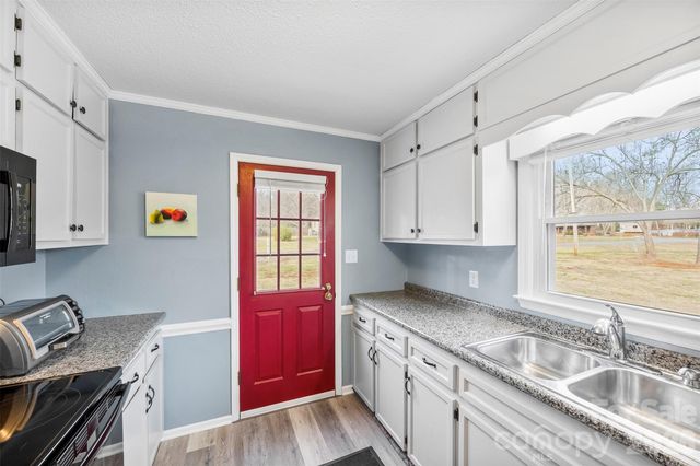 2600 Castlewood Drive, Gastonia, NC 28056