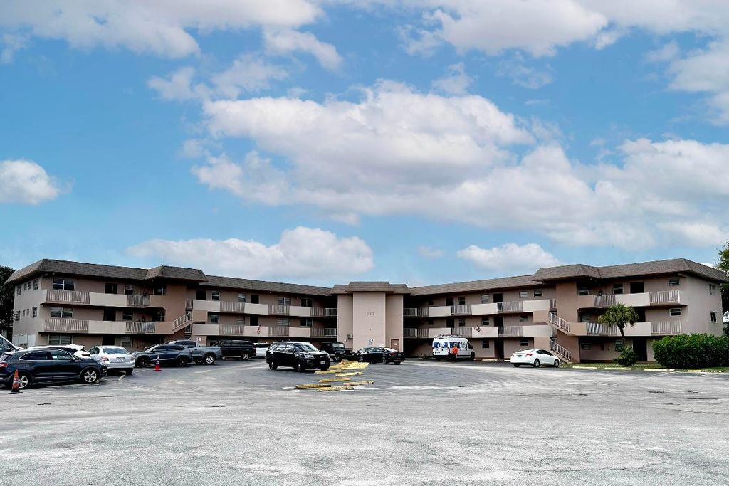 1200 Tallwood Avenue 202, Hollywood, FL 33021