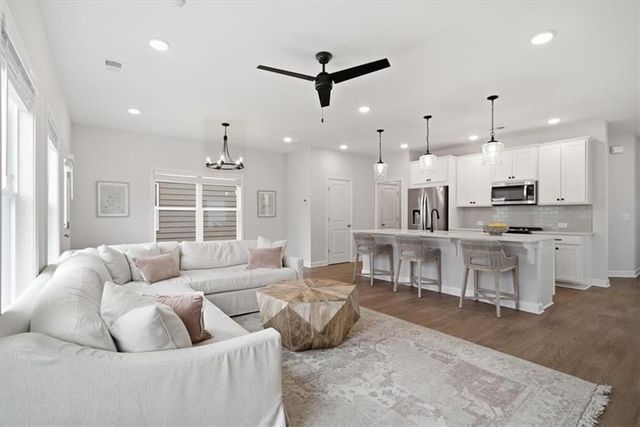 112 Winsome Way, Woodstock, GA 30188