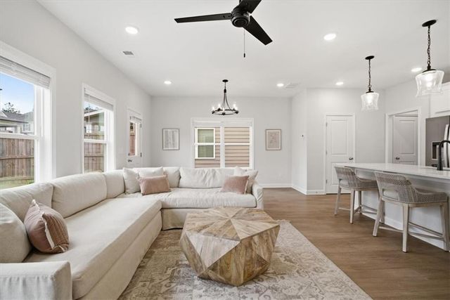 112 Winsome Way, Woodstock, GA 30188