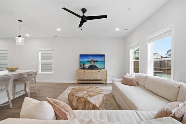 112 Winsome Way, Woodstock, GA 30188