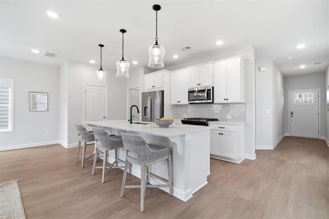 112 Winsome Way, Woodstock, GA 30188