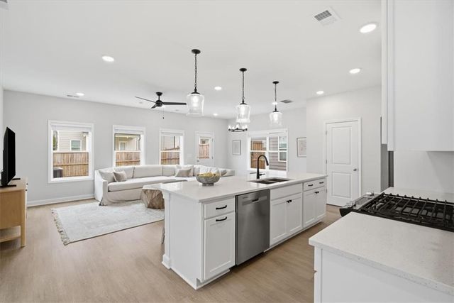 112 Winsome Way, Woodstock, GA 30188