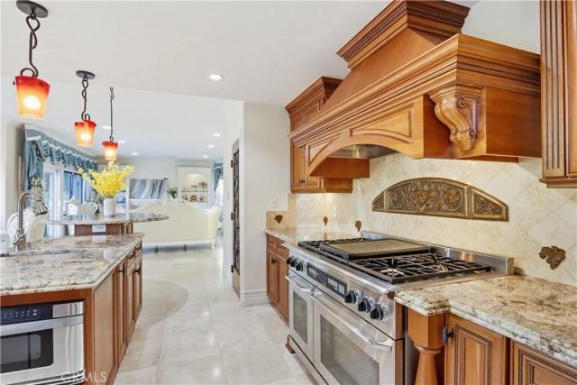 260 S Willowcreek, Anaheim, CA 92808