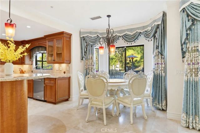 260 S Willowcreek, Anaheim, CA 92808