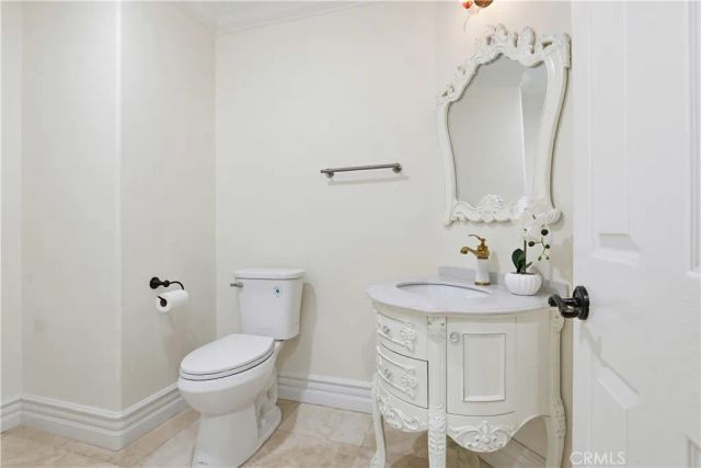 260 S Willowcreek, Anaheim, CA 92808