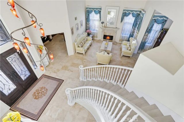 260 S Willowcreek, Anaheim, CA 92808