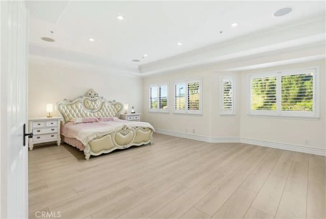 260 S Willowcreek, Anaheim, CA 92808