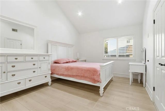 260 S Willowcreek, Anaheim, CA 92808