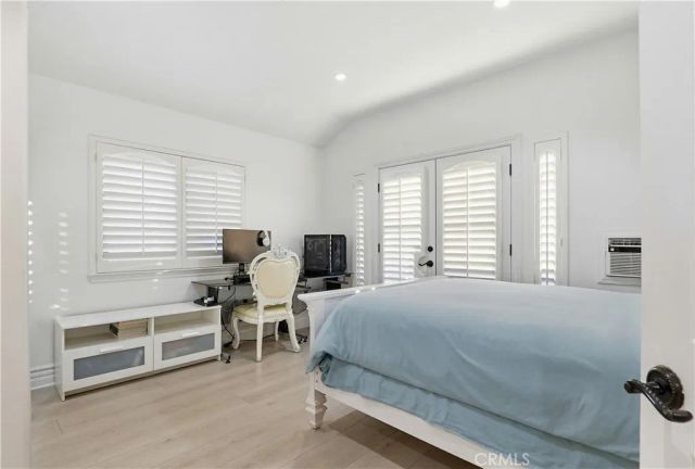 260 S Willowcreek, Anaheim, CA 92808