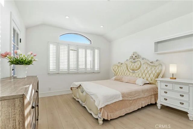 260 S Willowcreek, Anaheim, CA 92808