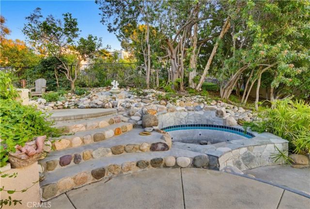 260 S Willowcreek, Anaheim, CA 92808