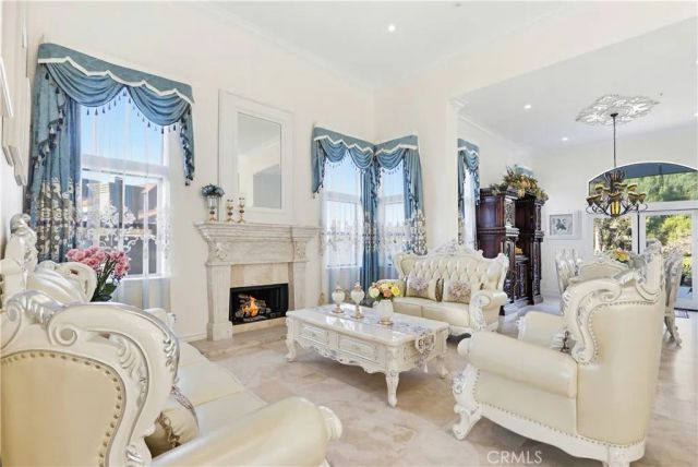 260 S Willowcreek, Anaheim, CA 92808