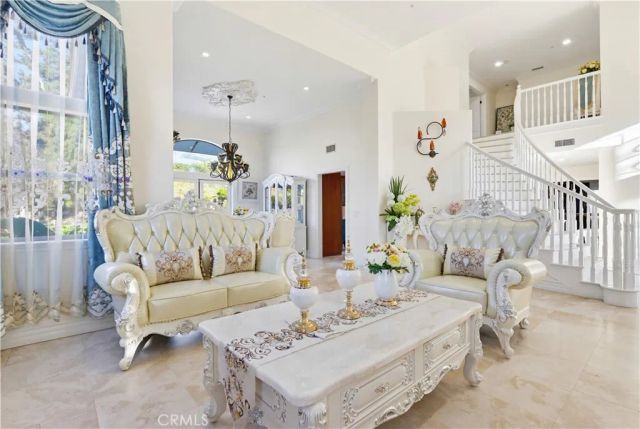 260 S Willowcreek, Anaheim, CA 92808