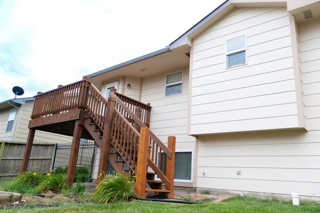 824 S Red Oaks, Wichita, KS 67207