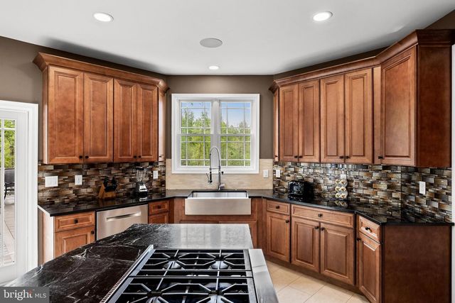 36 WINDING WAY, Mullica Hill, NJ 08062