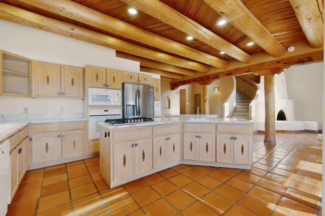 5566 Corrales Road, Corrales, NM 87048