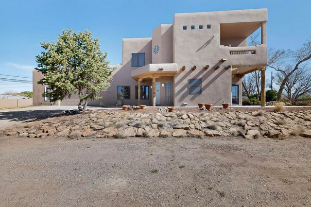 5566 Corrales Road, Corrales, NM 87048