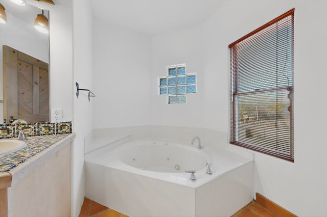 5566 Corrales Road, Corrales, NM 87048