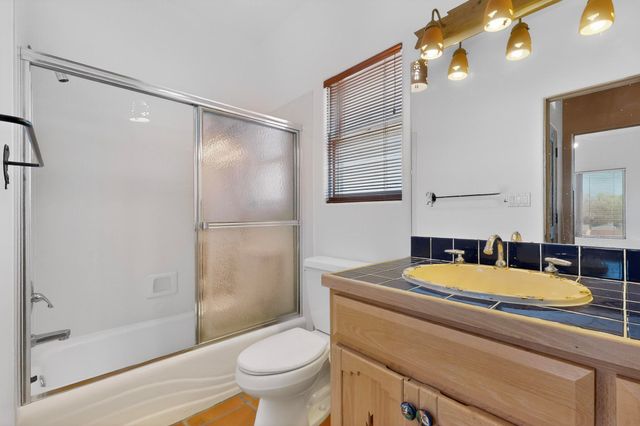 5566 Corrales Road, Corrales, NM 87048