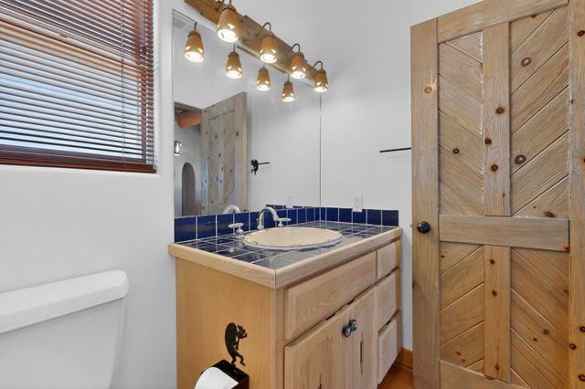 5566 Corrales Road, Corrales, NM 87048