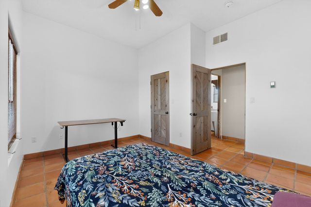 5566 Corrales Road, Corrales, NM 87048