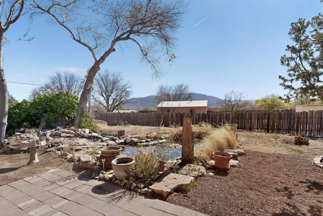 5566 Corrales Road, Corrales, NM 87048