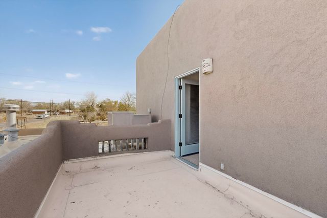 5566 Corrales Road, Corrales, NM 87048