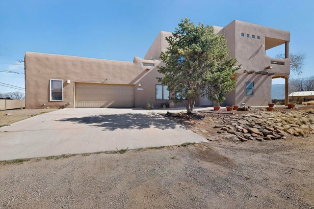 5566 Corrales Road, Corrales, NM 87048