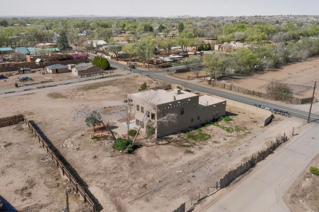 5566 Corrales Road, Corrales, NM 87048