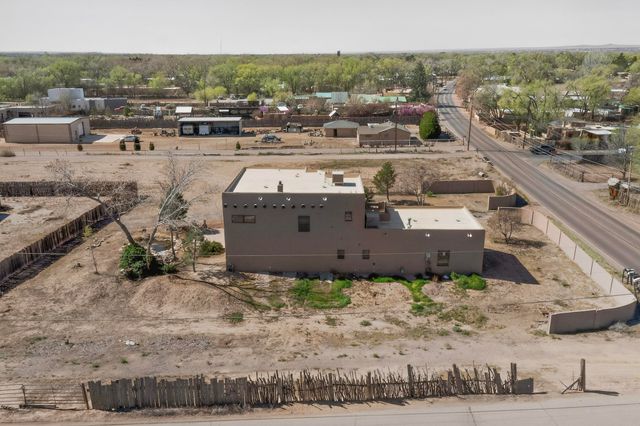 5566 Corrales Road, Corrales, NM 87048