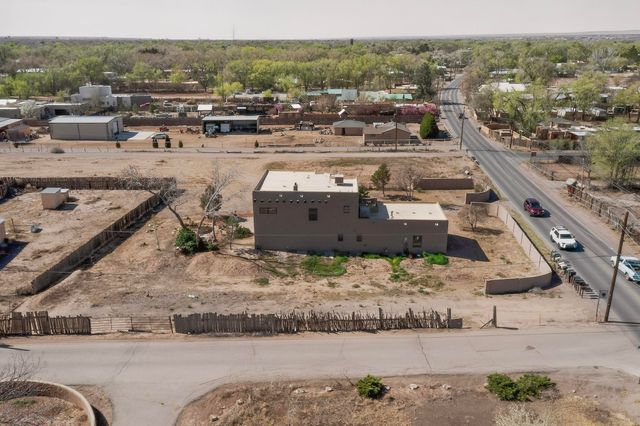 5566 Corrales Road, Corrales, NM 87048