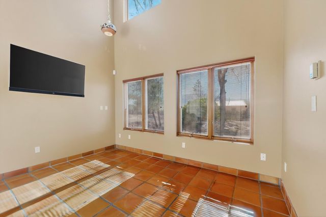 5566 Corrales Road, Corrales, NM 87048