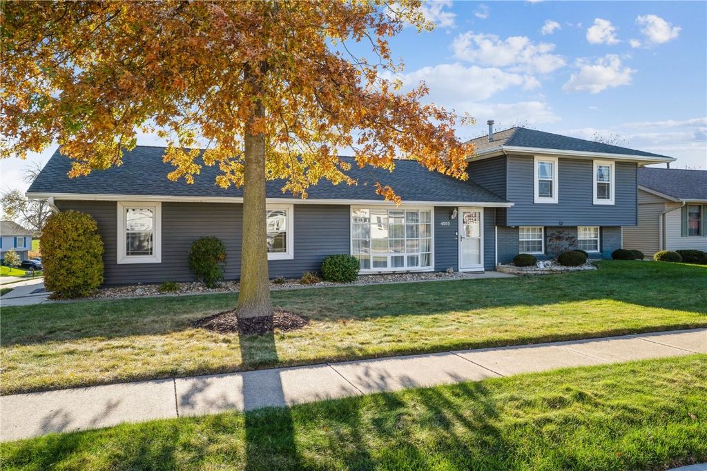 4559 Orchard Drive NW, Cedar Rapids, IA 52405