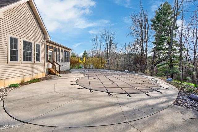 227 Landbridge Drive, Altamont, NY 12009