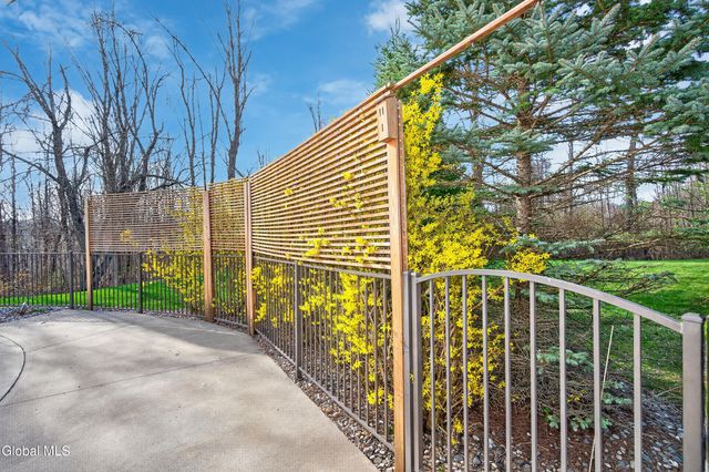 227 Landbridge Drive, Altamont, NY 12009