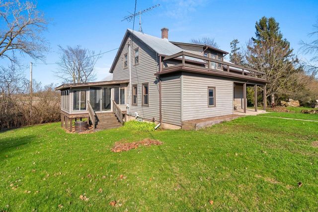 4524 Brunner ROAD, Manitowoc, WI 54220