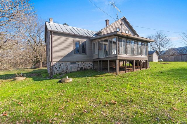 4524 Brunner ROAD, Manitowoc, WI 54220