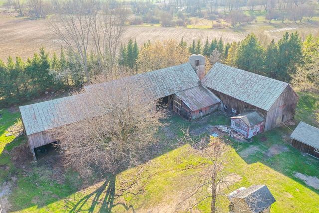 4524 Brunner ROAD, Manitowoc, WI 54220