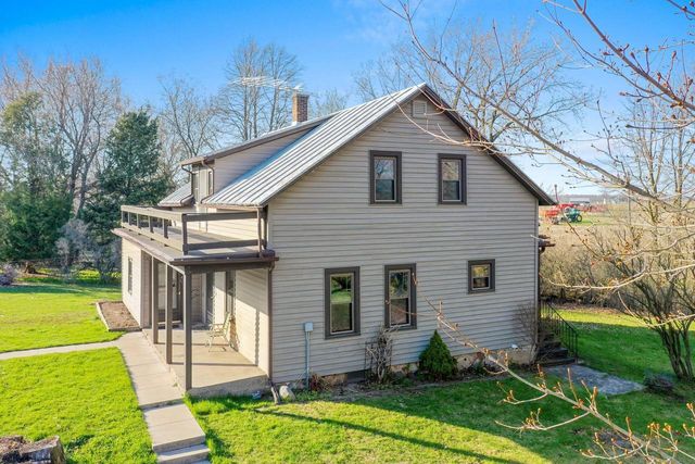 4524 Brunner ROAD, Manitowoc, WI 54220