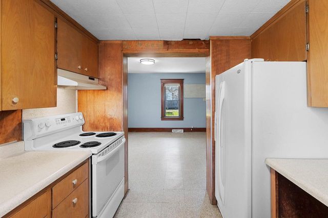 4524 Brunner ROAD, Manitowoc, WI 54220