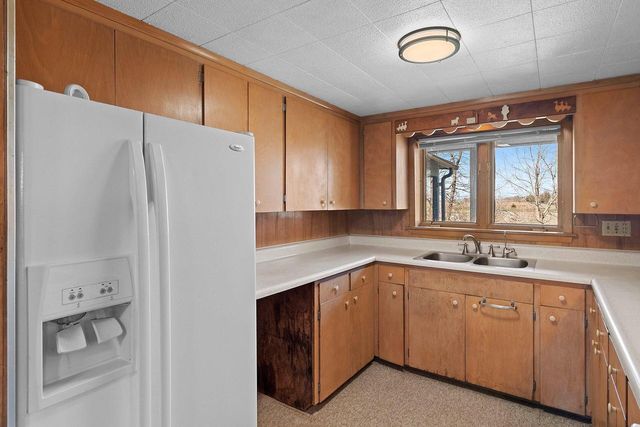 4524 Brunner ROAD, Manitowoc, WI 54220