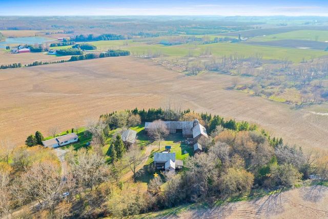 4524 Brunner ROAD, Manitowoc, WI 54220